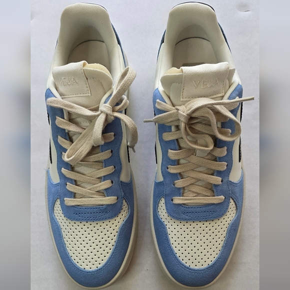 Veja V-10 Sneakers - Picture 2 of 13